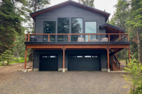 Family-Friendly Cabin Sled Hill and Hot Tub Access